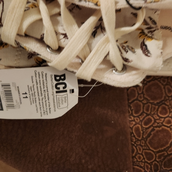 Time and tru sneakers - Picture 2 of 8